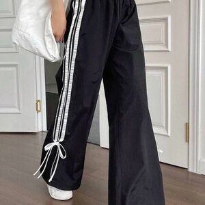 NWOT new Medium fits small dazy side striped bow ribbon track pants black white